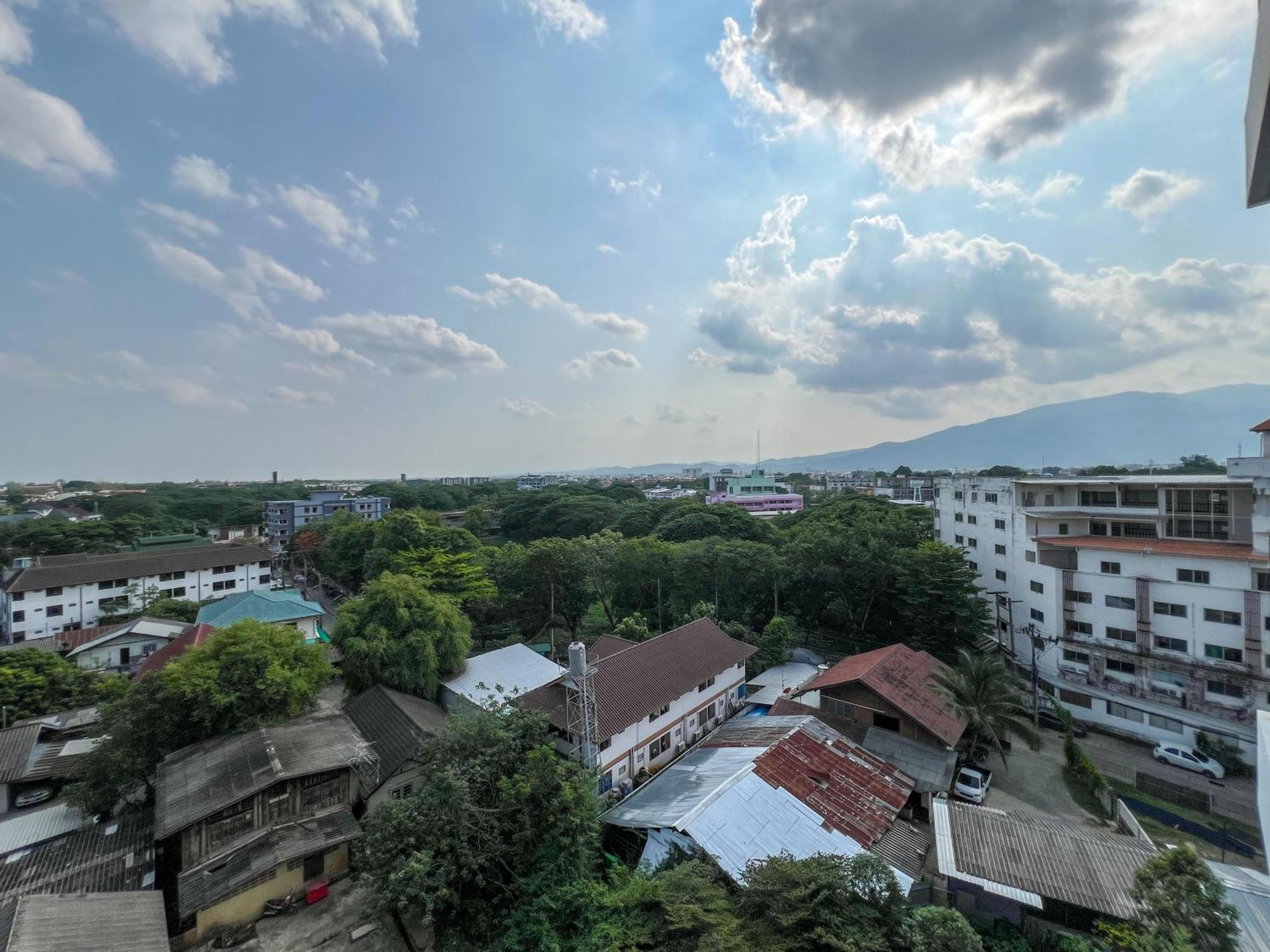 The Astra Sky River Appartement